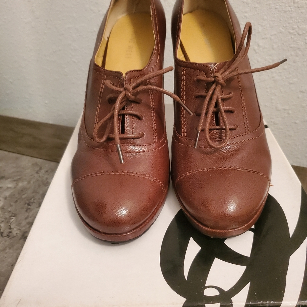 Nine West Oxford Pump